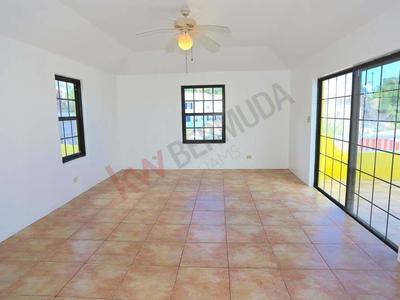 House · For sale · 4 bedrooms