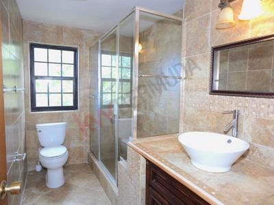 House · For sale · 4 bedrooms