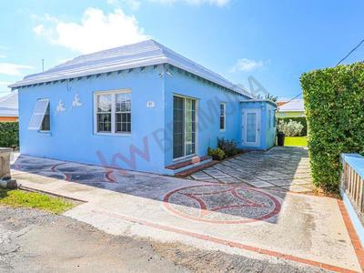 House · For sale · 4 bedrooms