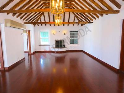 House · For sale · 5 bedrooms