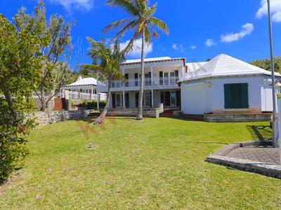 House · For sale · 5 bedrooms