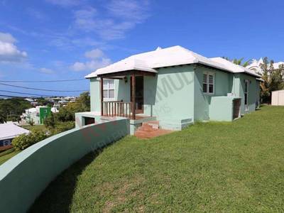 House · For sale · 4 bedrooms