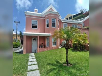 House · For sale · 3 bedrooms