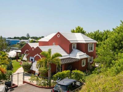 House · For sale · 3 bedrooms