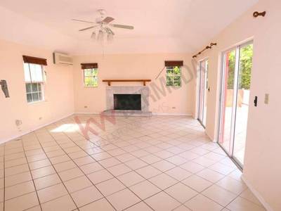 House · For sale · 6 bedrooms