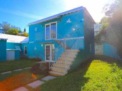 House · For sale · 5 bedrooms