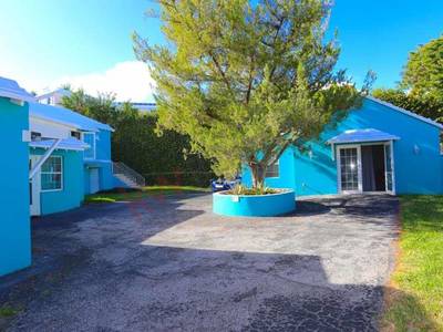 House · For sale · 5 bedrooms