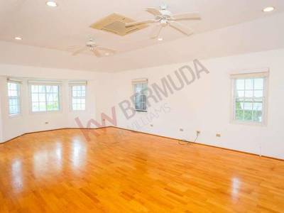 House · For sale · 6 bedrooms