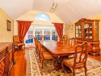 House · For sale · 5 bedrooms