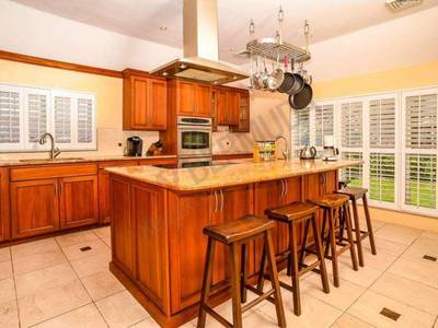 House · For sale · 5 bedrooms