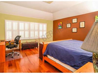 House · For sale · 5 bedrooms