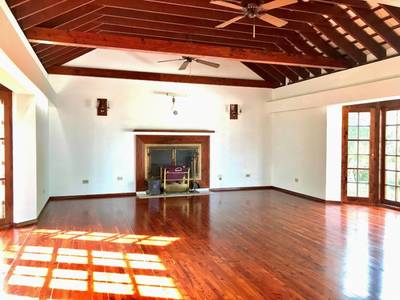 House · For sale · 3 bedrooms