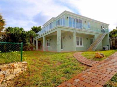 House · For sale · 3 bedrooms